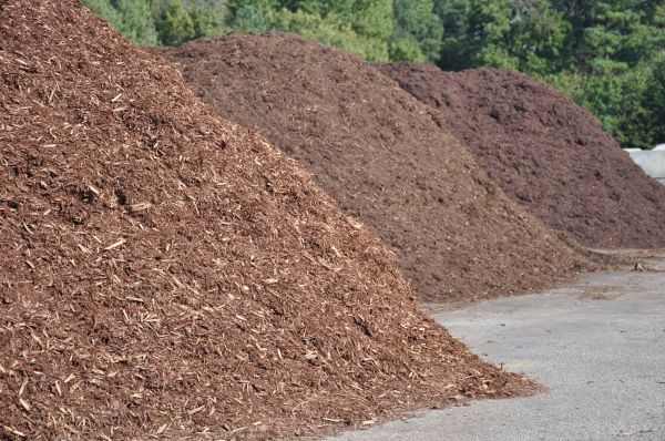Brown Mulch Delivery in Gilroy
